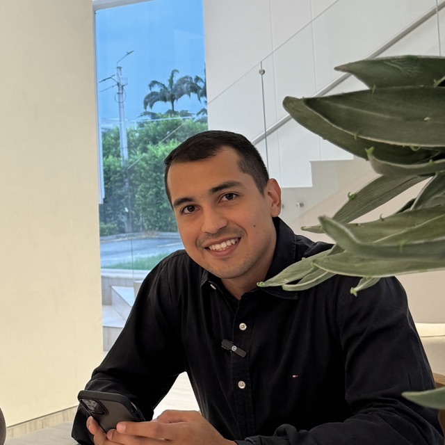 El Maestro, anfitrión de la comunidad